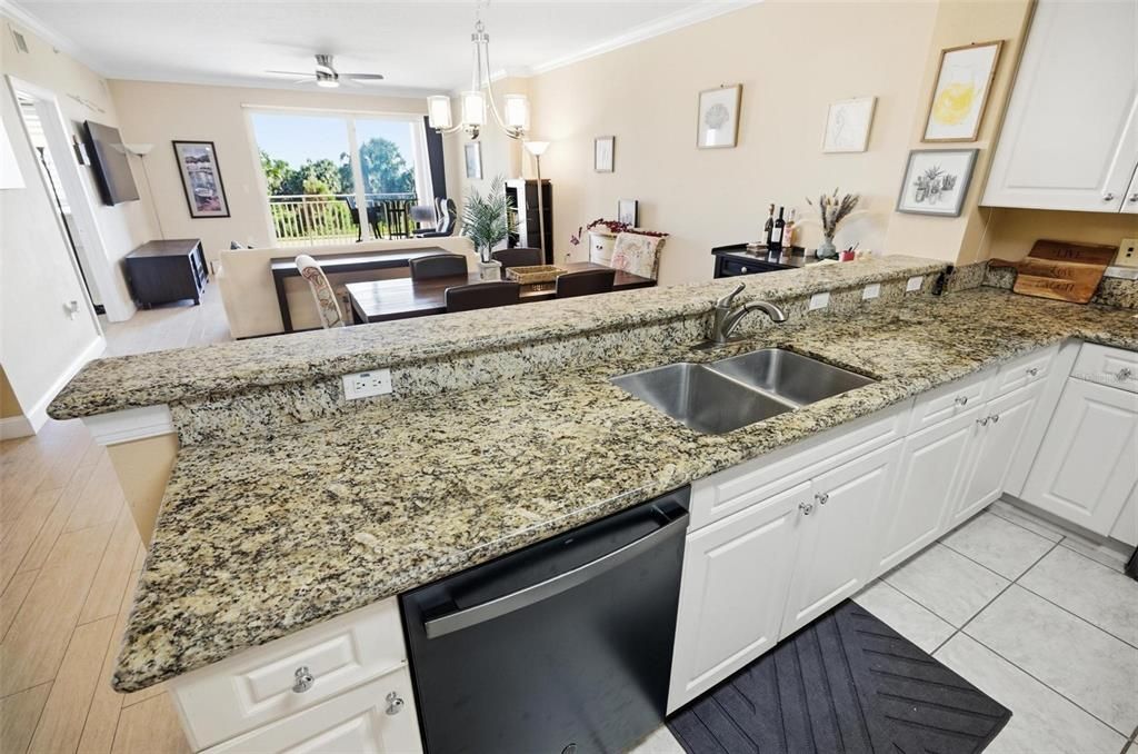For Sale: $499,900 (3 beds, 2 baths, 1640 Square Feet)
