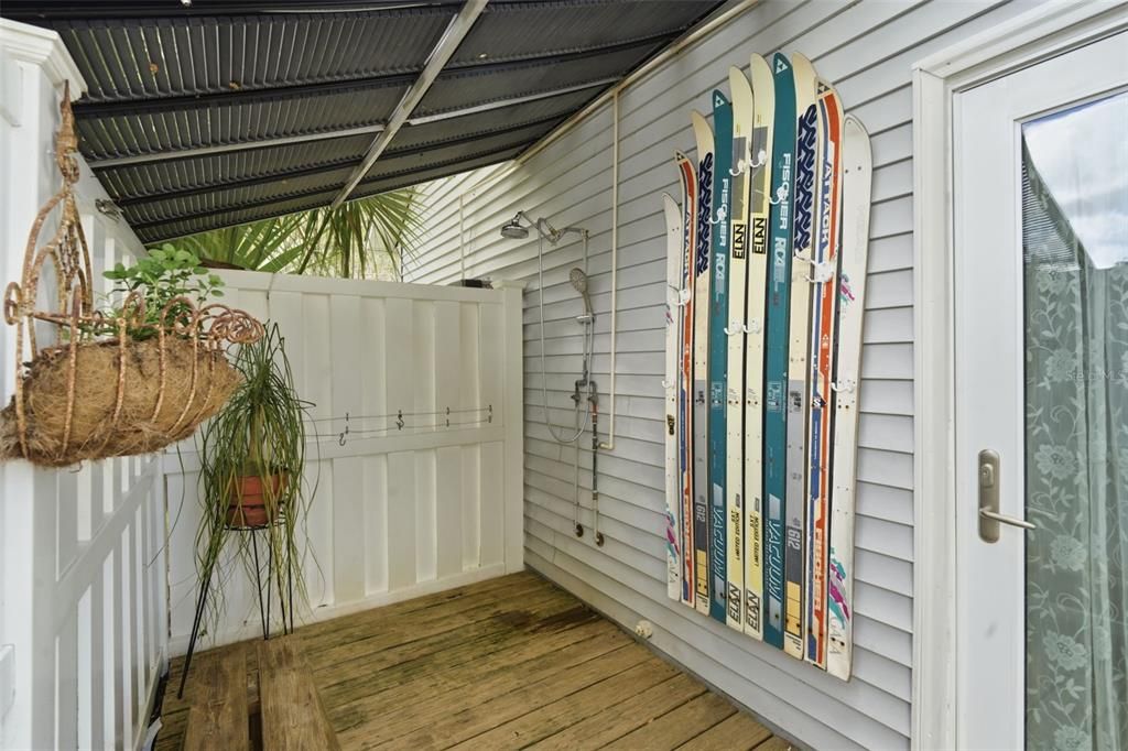 For Sale: $775,000 (3 beds, 2 baths, 3089 Square Feet)