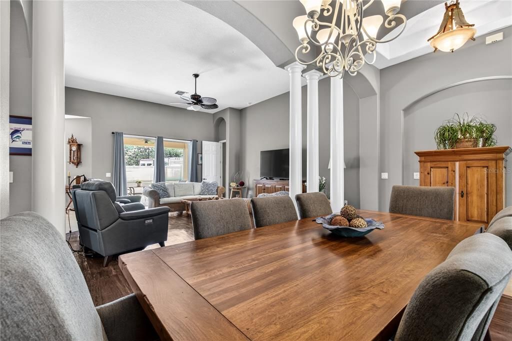 For Sale: $390,000 (3 beds, 2 baths, 1857 Square Feet)