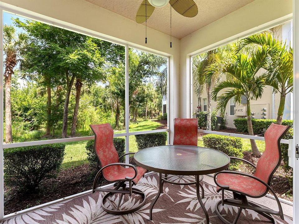 Activo con contrato: $335,000 (3 camas, 2 baños, 2240 Pies cuadrados)