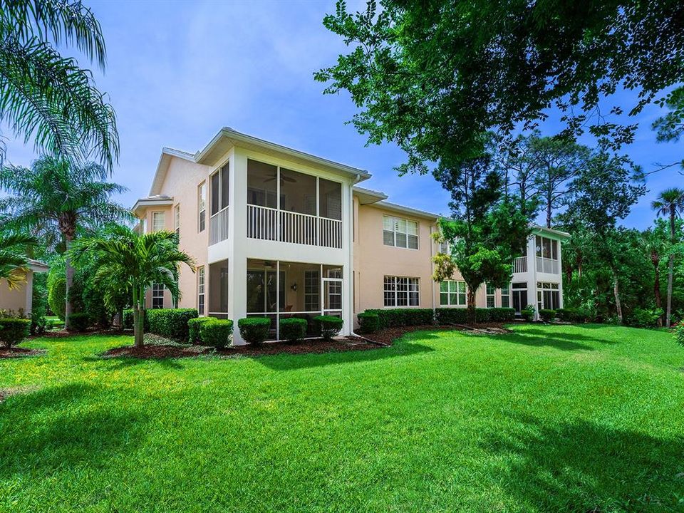 Activo con contrato: $335,000 (3 camas, 2 baños, 2240 Pies cuadrados)