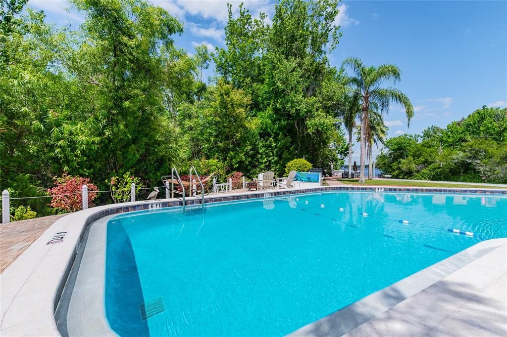 For Sale: $275,000 (2 beds, 2 baths, 1633 Square Feet)