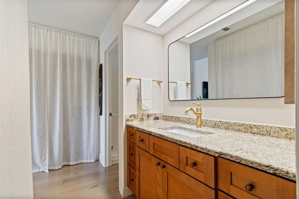 For Sale: $275,000 (2 beds, 2 baths, 1633 Square Feet)