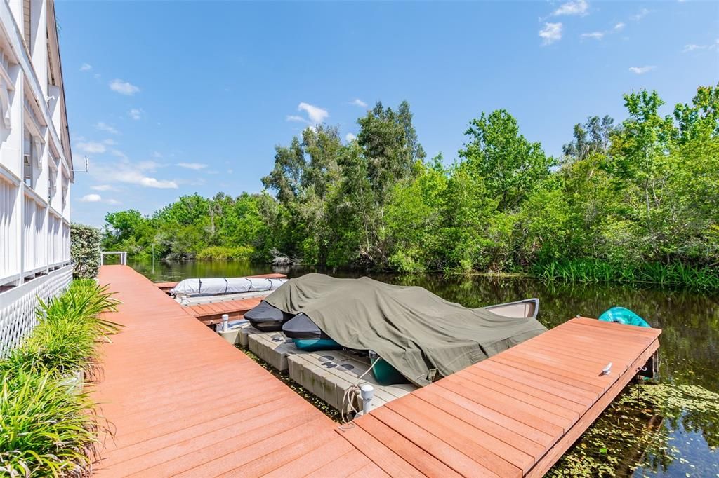 For Sale: $275,000 (2 beds, 2 baths, 1633 Square Feet)