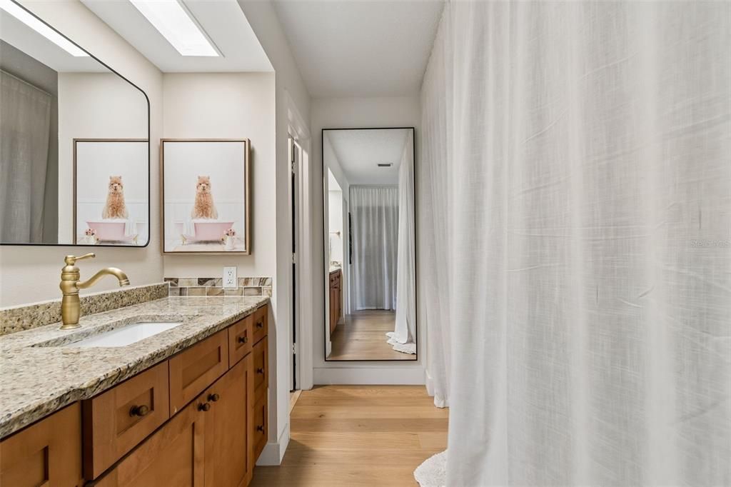 For Sale: $275,000 (2 beds, 2 baths, 1633 Square Feet)