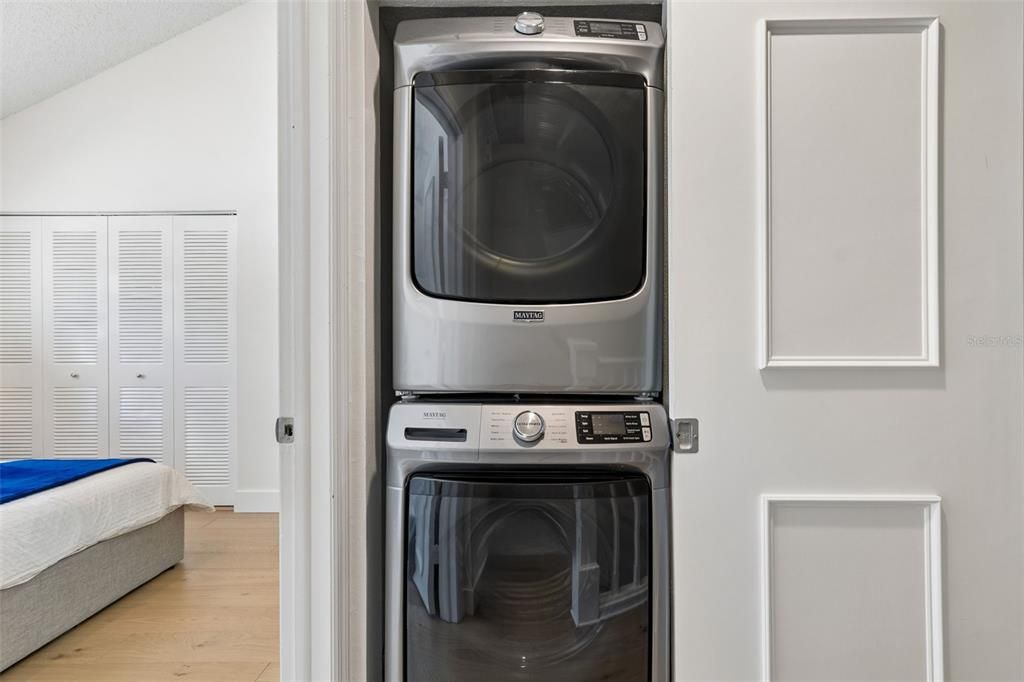 For Sale: $275,000 (2 beds, 2 baths, 1633 Square Feet)
