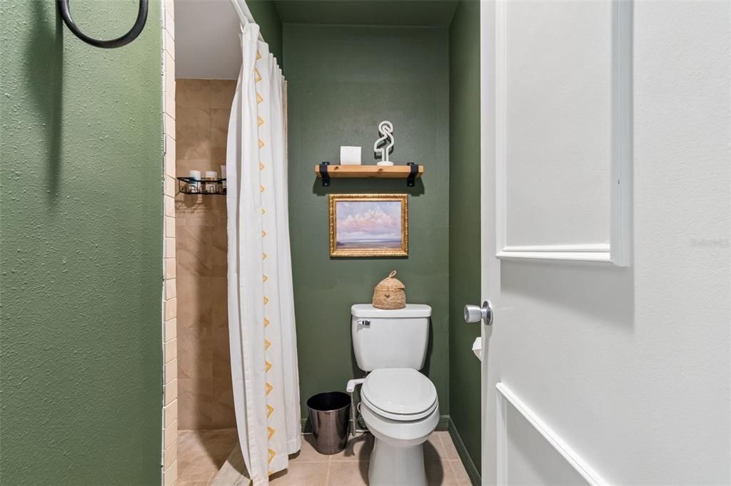 For Sale: $275,000 (2 beds, 2 baths, 1633 Square Feet)