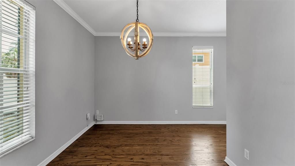 Activo con contrato: $575,000 (2 camas, 2 baños, 1588 Pies cuadrados)
