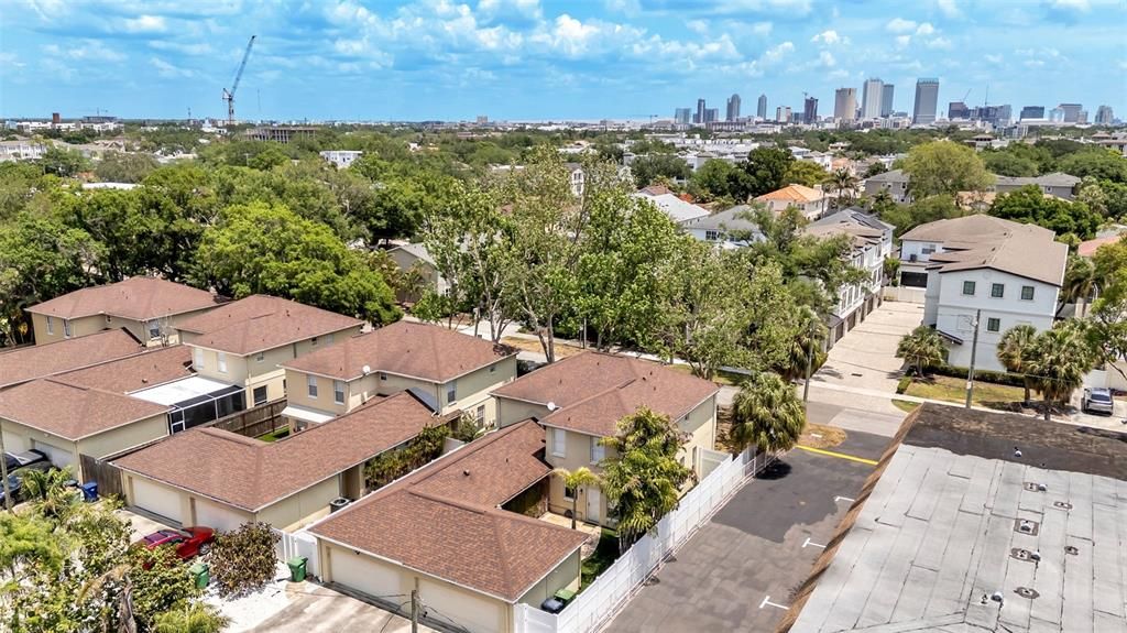 Activo con contrato: $575,000 (2 camas, 2 baños, 1588 Pies cuadrados)