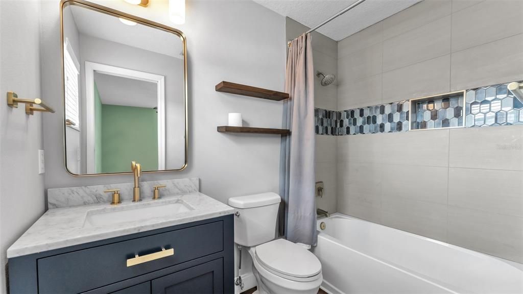 Activo con contrato: $575,000 (2 camas, 2 baños, 1588 Pies cuadrados)