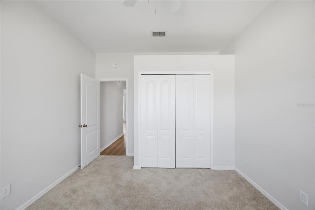 Activo con contrato: $375,000 (4 camas, 2 baños, 1665 Pies cuadrados)