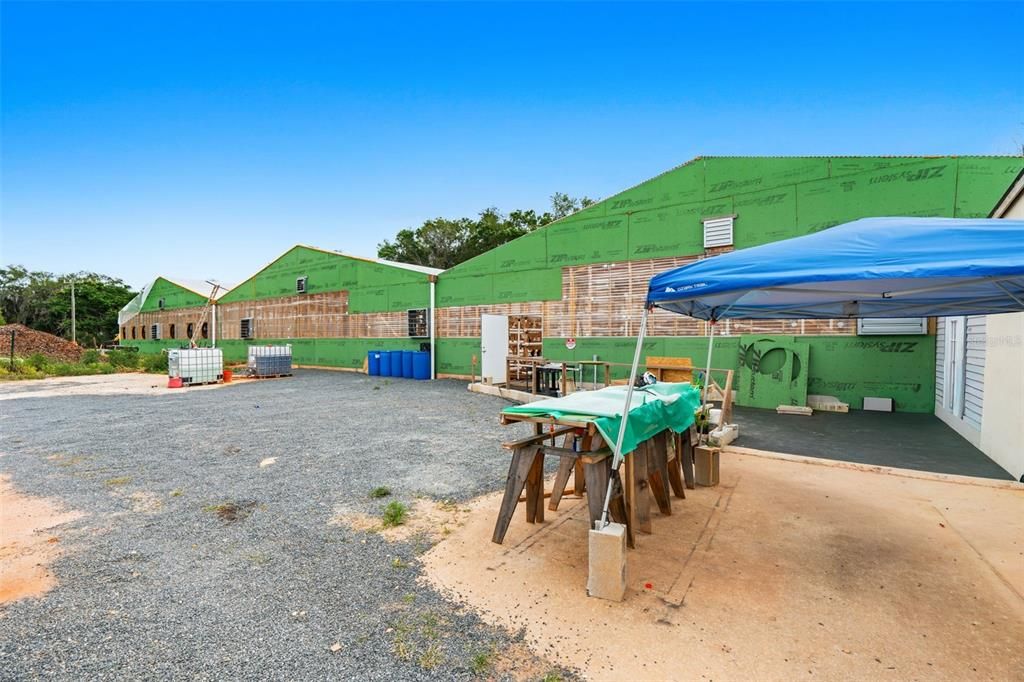 待售: $395,000 (4.99 acres)