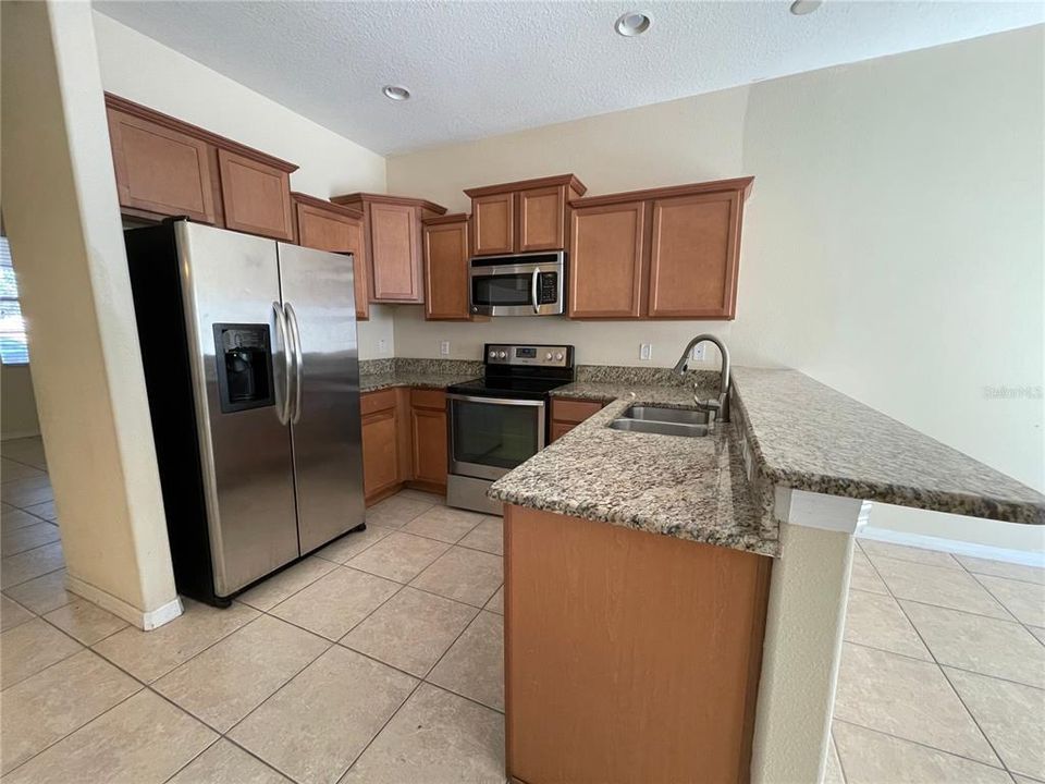 В аренду: $2,300 (3 спален, 2 ванн, 1650 Квадратных фут)