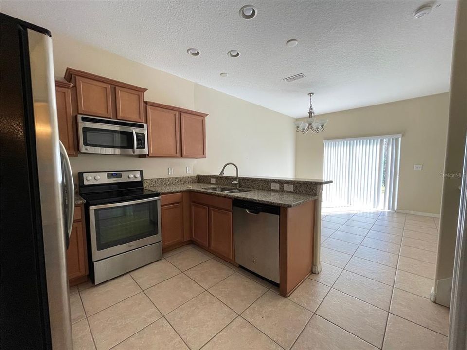 В аренду: $2,300 (3 спален, 2 ванн, 1650 Квадратных фут)
