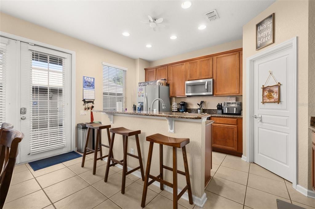 For Sale: $390,000 (3 beds, 2 baths, 1644 Square Feet)
