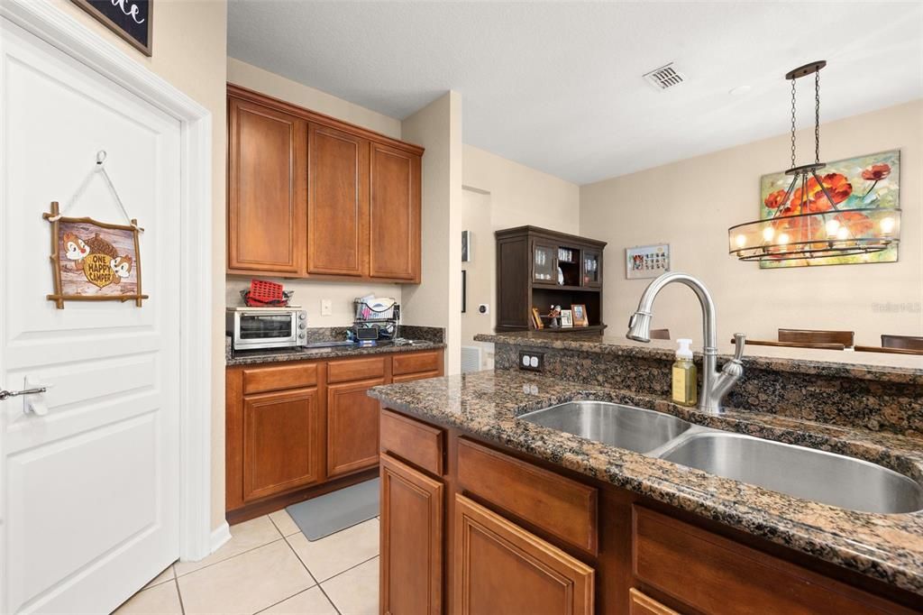 For Sale: $390,000 (3 beds, 2 baths, 1644 Square Feet)