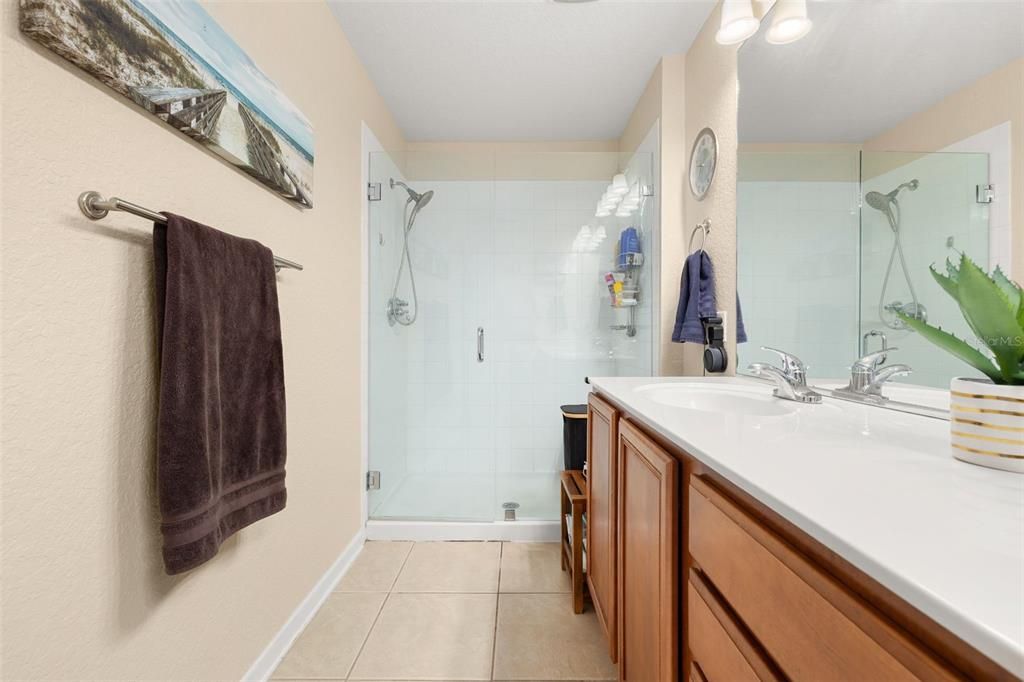 For Sale: $390,000 (3 beds, 2 baths, 1644 Square Feet)