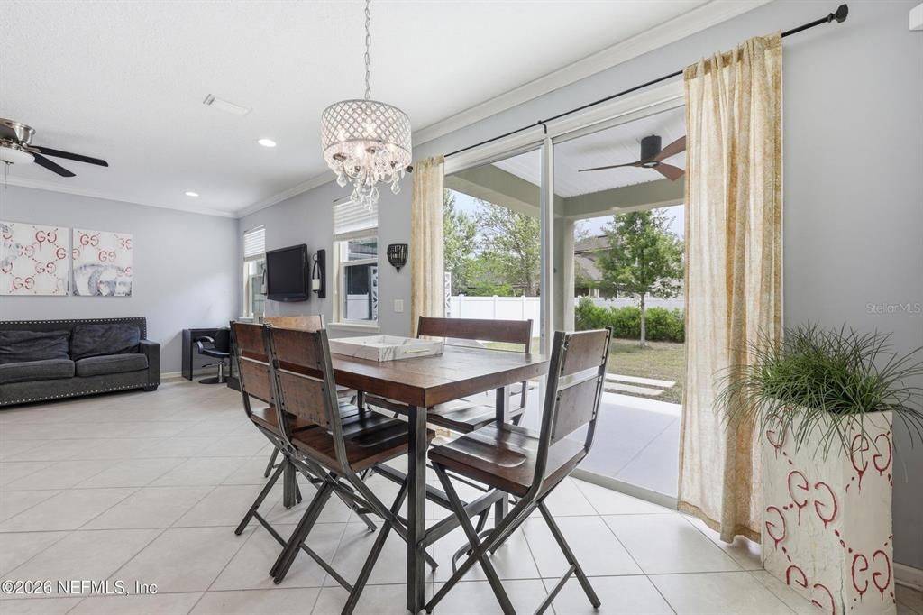 For Sale: $379,900 (3 beds, 2 baths, 1484 Square Feet)