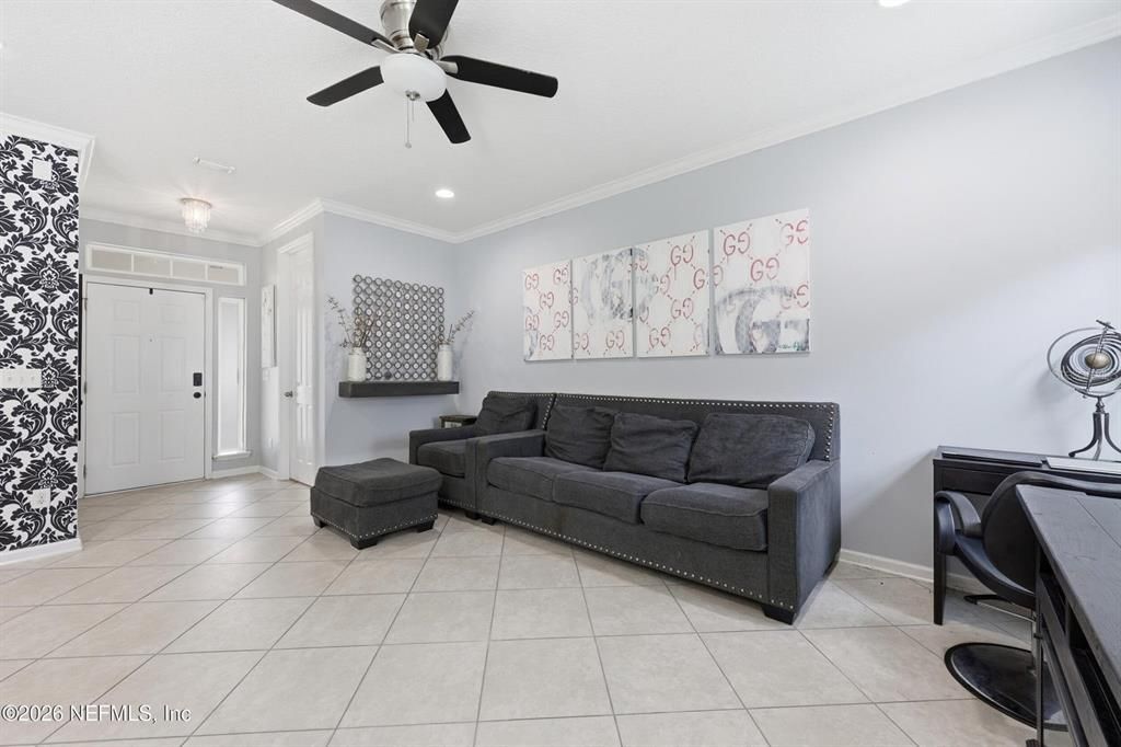 For Sale: $379,900 (3 beds, 2 baths, 1484 Square Feet)