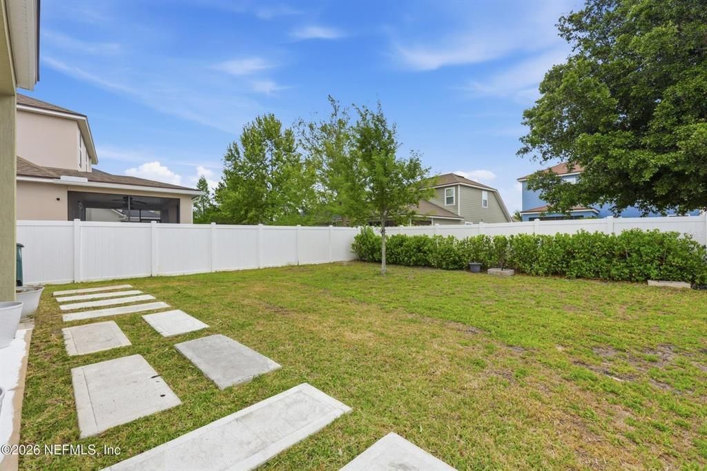 For Sale: $379,900 (3 beds, 2 baths, 1484 Square Feet)