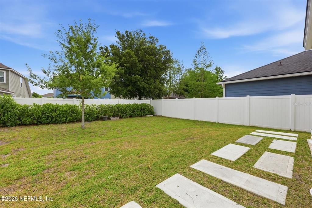 For Sale: $379,900 (3 beds, 2 baths, 1484 Square Feet)