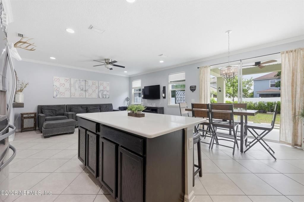 For Sale: $379,900 (3 beds, 2 baths, 1484 Square Feet)