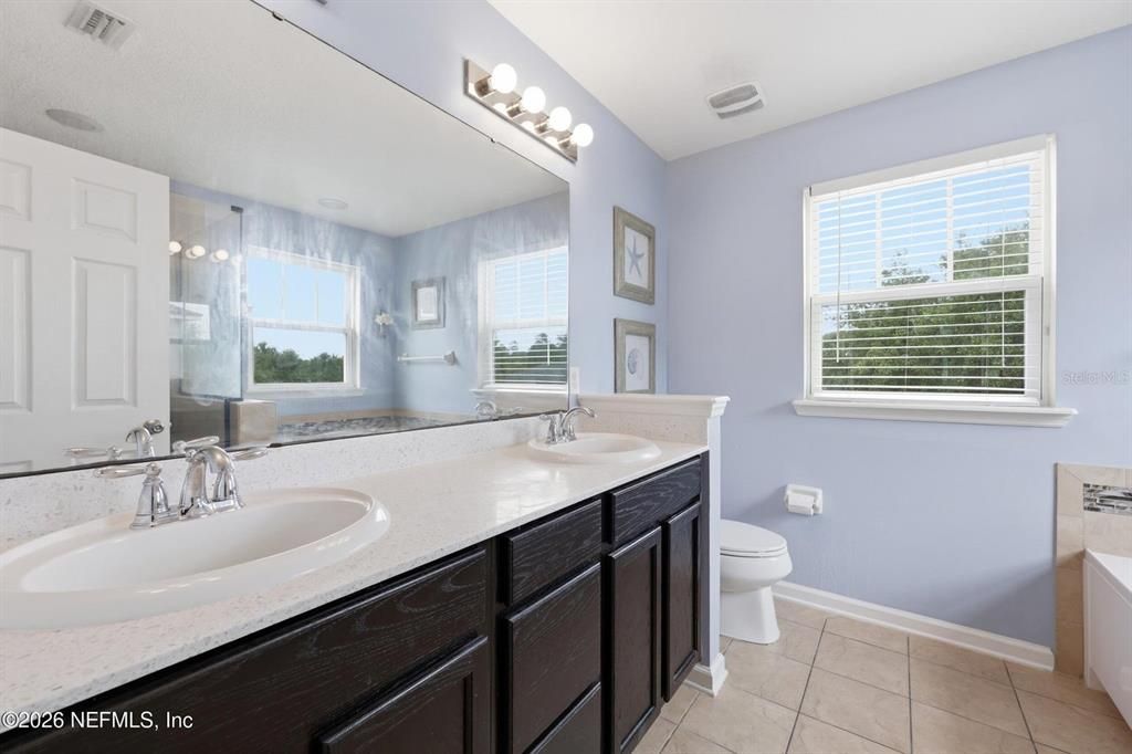 For Sale: $379,900 (3 beds, 2 baths, 1484 Square Feet)