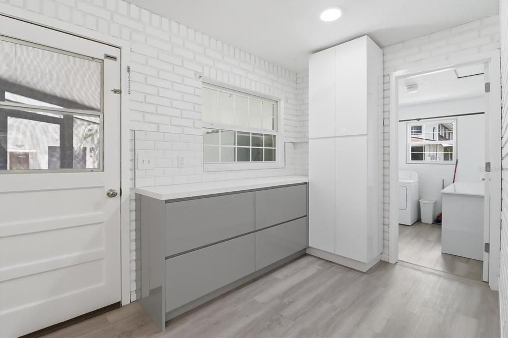 Activo con contrato: $310,000 (3 camas, 2 baños, 1468 Pies cuadrados)