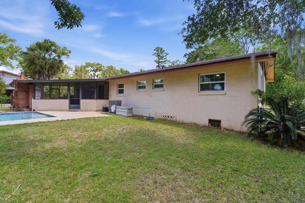 Activo con contrato: $310,000 (3 camas, 2 baños, 1468 Pies cuadrados)