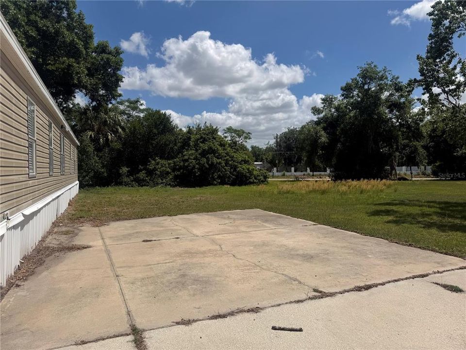 Active With Contract: $299,000 (3 beds, 2 baths, 1728 Square Feet)