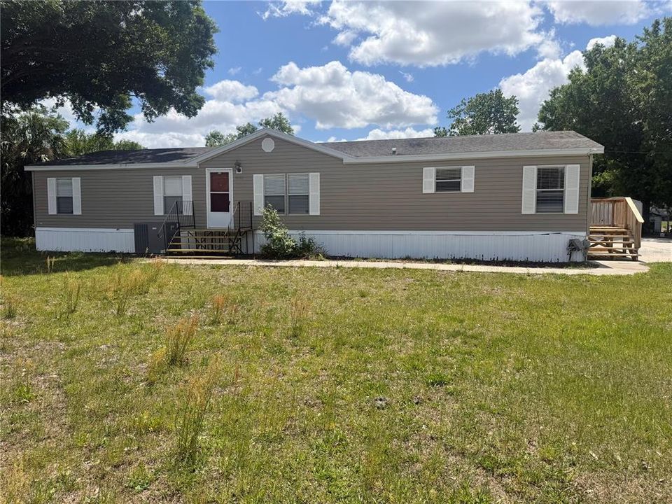 Active With Contract: $299,000 (3 beds, 2 baths, 1728 Square Feet)