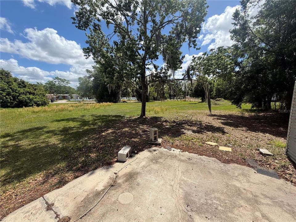 Active With Contract: $299,000 (3 beds, 2 baths, 1728 Square Feet)