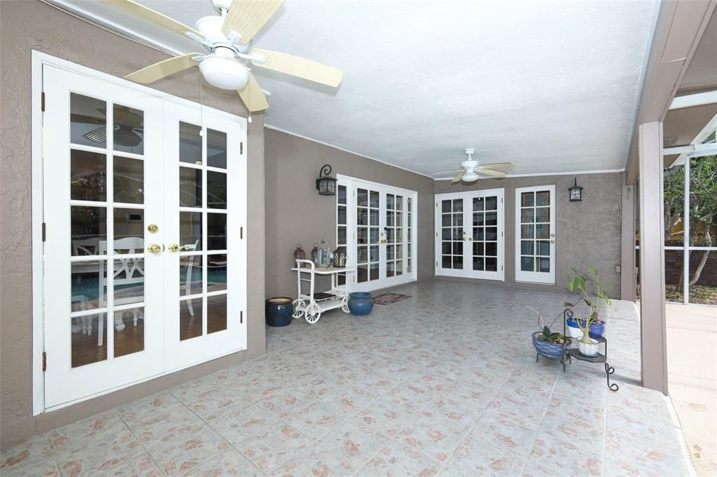 Activo con contrato: $475,000 (3 camas, 2 baños, 2001 Pies cuadrados)