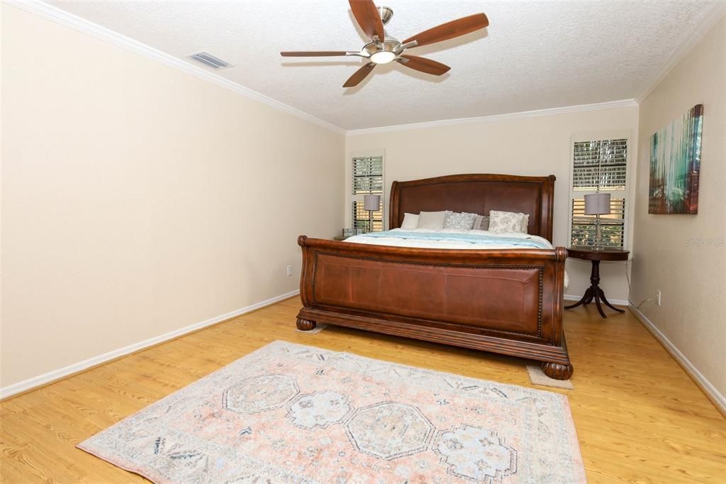 Activo con contrato: $475,000 (3 camas, 2 baños, 2001 Pies cuadrados)