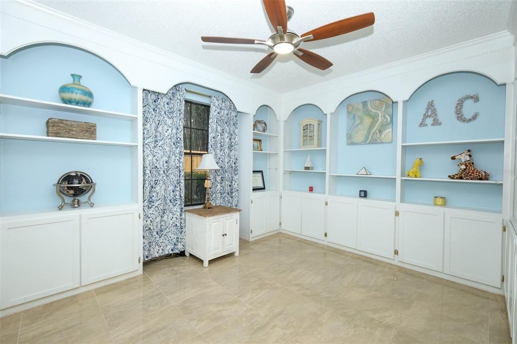Activo con contrato: $475,000 (3 camas, 2 baños, 2001 Pies cuadrados)