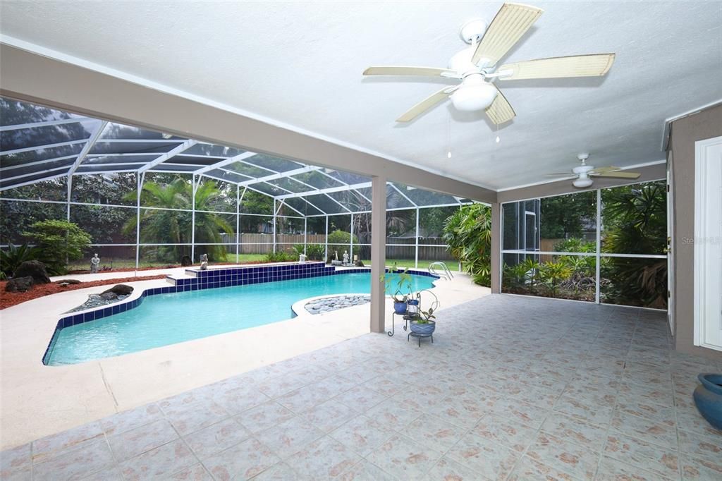 Activo con contrato: $475,000 (3 camas, 2 baños, 2001 Pies cuadrados)