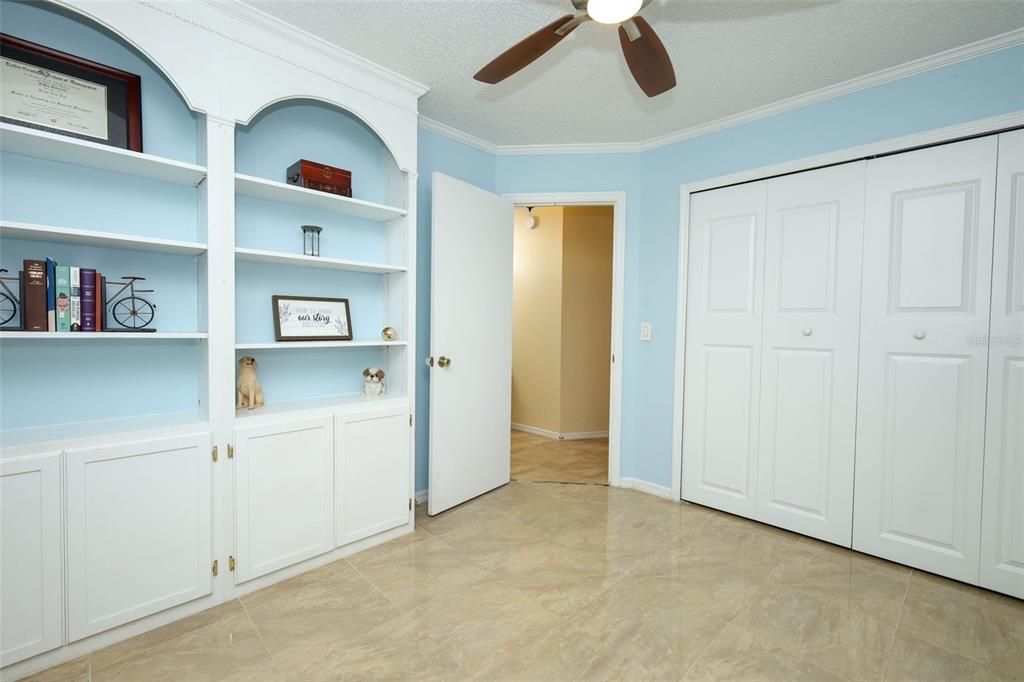 Activo con contrato: $475,000 (3 camas, 2 baños, 2001 Pies cuadrados)