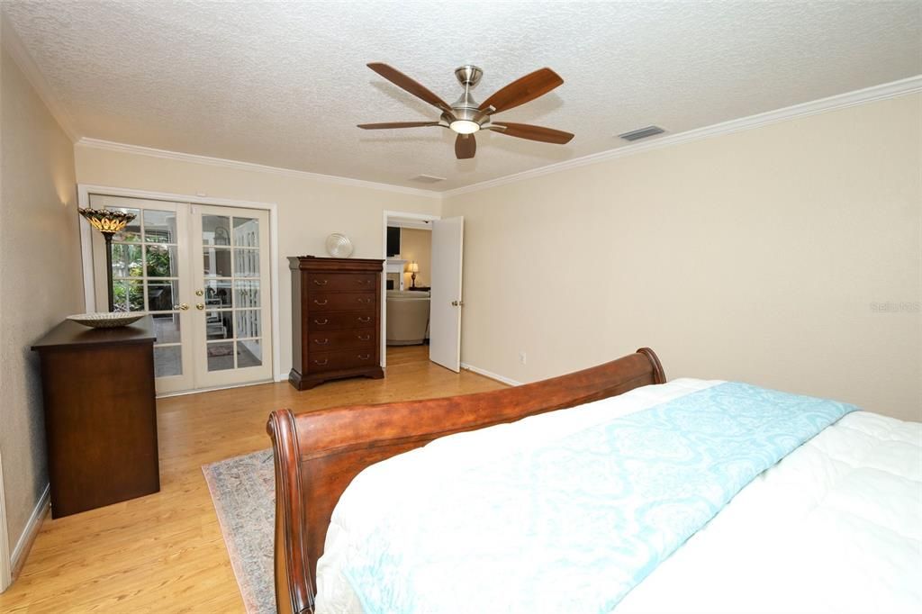 Activo con contrato: $475,000 (3 camas, 2 baños, 2001 Pies cuadrados)
