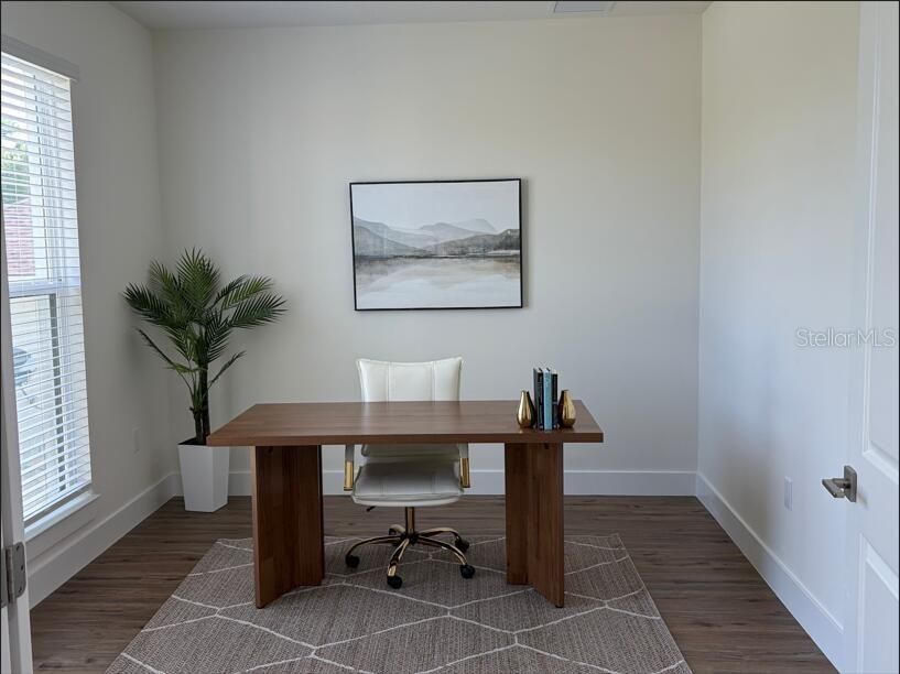En Venta: $989,000 (4 camas, 3 baños, 2609 Pies cuadrados)
