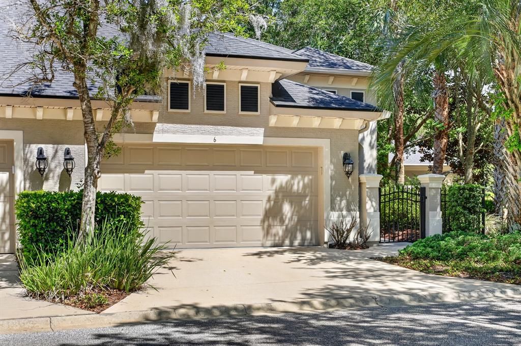 For Sale: $549,999 (2 beds, 2 baths, 2201 Square Feet)