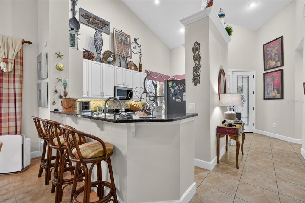 For Sale: $549,999 (2 beds, 2 baths, 2201 Square Feet)