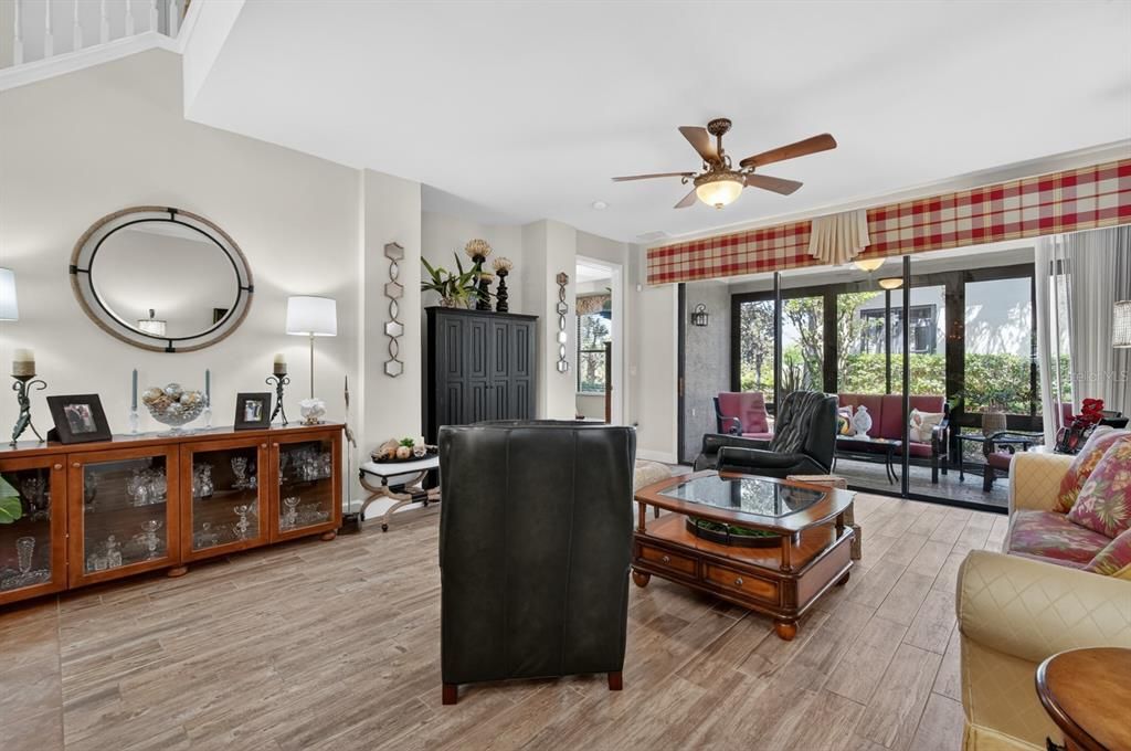 For Sale: $549,999 (2 beds, 2 baths, 2201 Square Feet)
