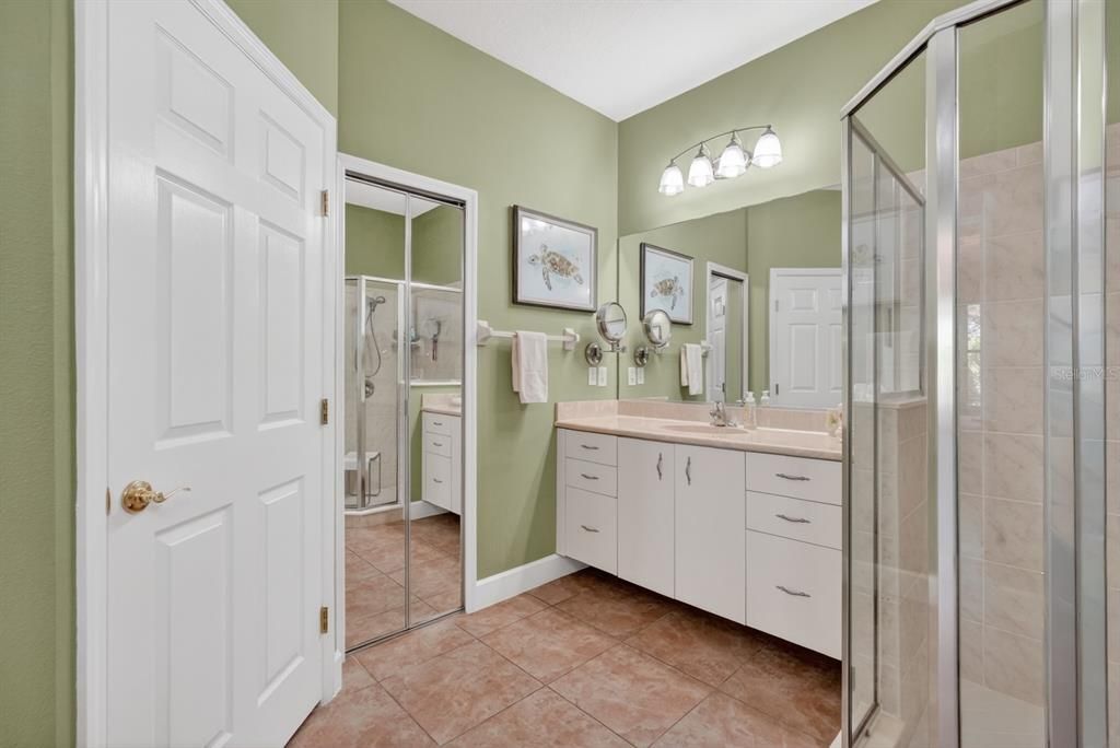 For Sale: $549,999 (2 beds, 2 baths, 2201 Square Feet)