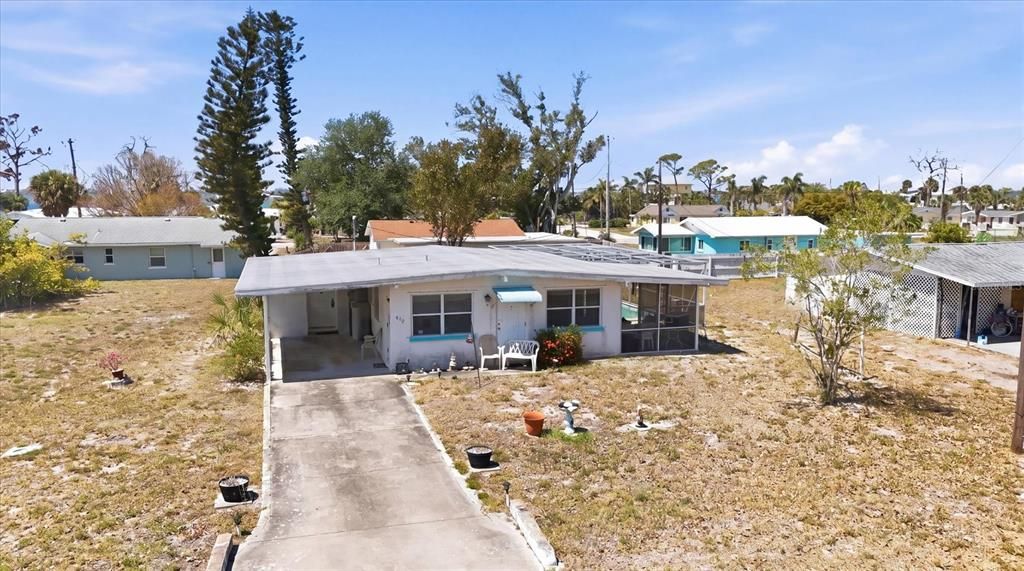 Active With Contract: $174,900 (2 beds, 1 baths, 768 Square Feet)