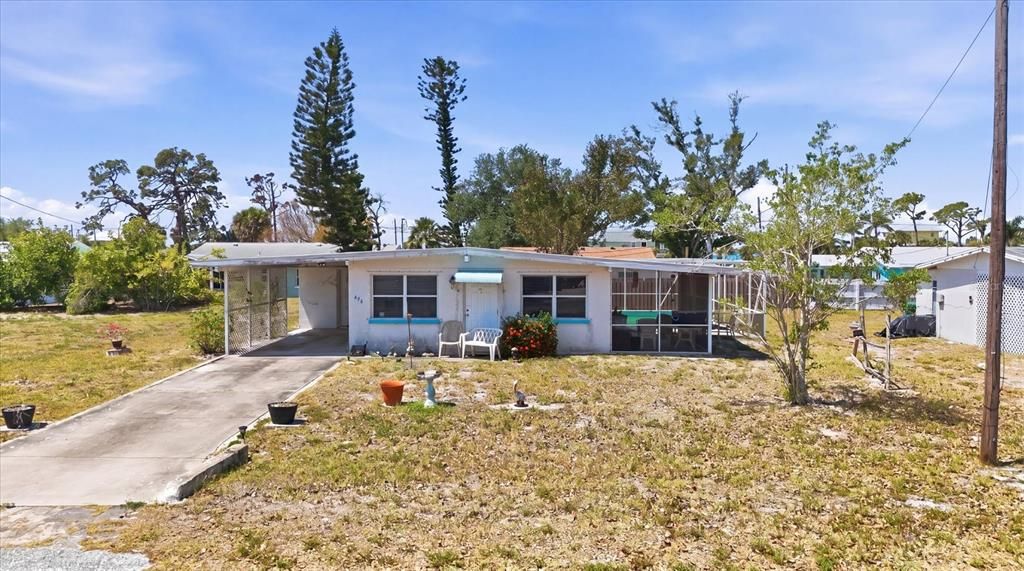 Active With Contract: $174,900 (2 beds, 1 baths, 768 Square Feet)