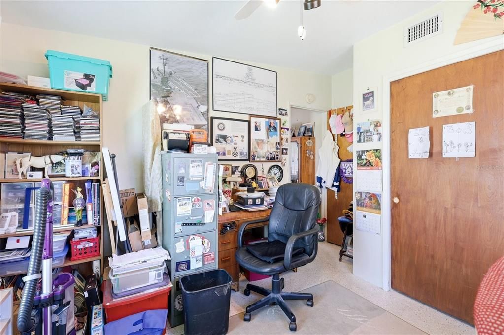 Active With Contract: $174,900 (2 beds, 1 baths, 768 Square Feet)