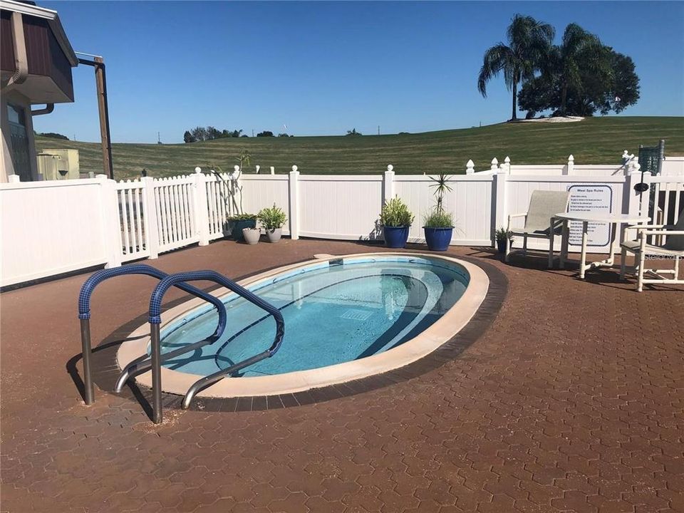 Activo con contrato: $249,000 (2 camas, 2 baños, 1028 Pies cuadrados)