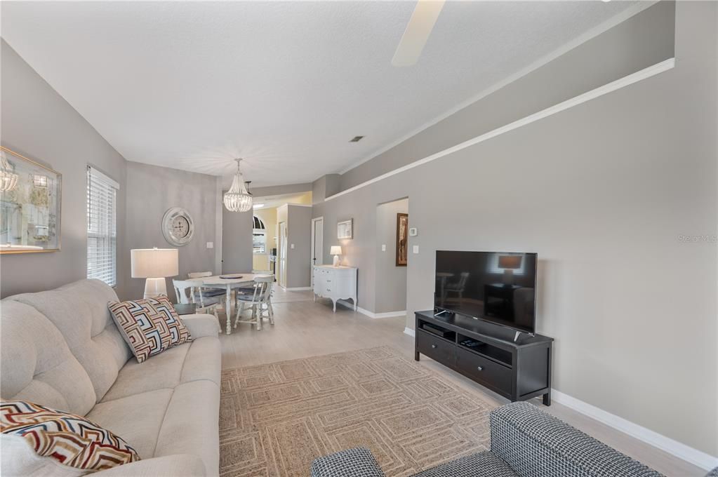 Activo con contrato: $249,000 (2 camas, 2 baños, 1028 Pies cuadrados)