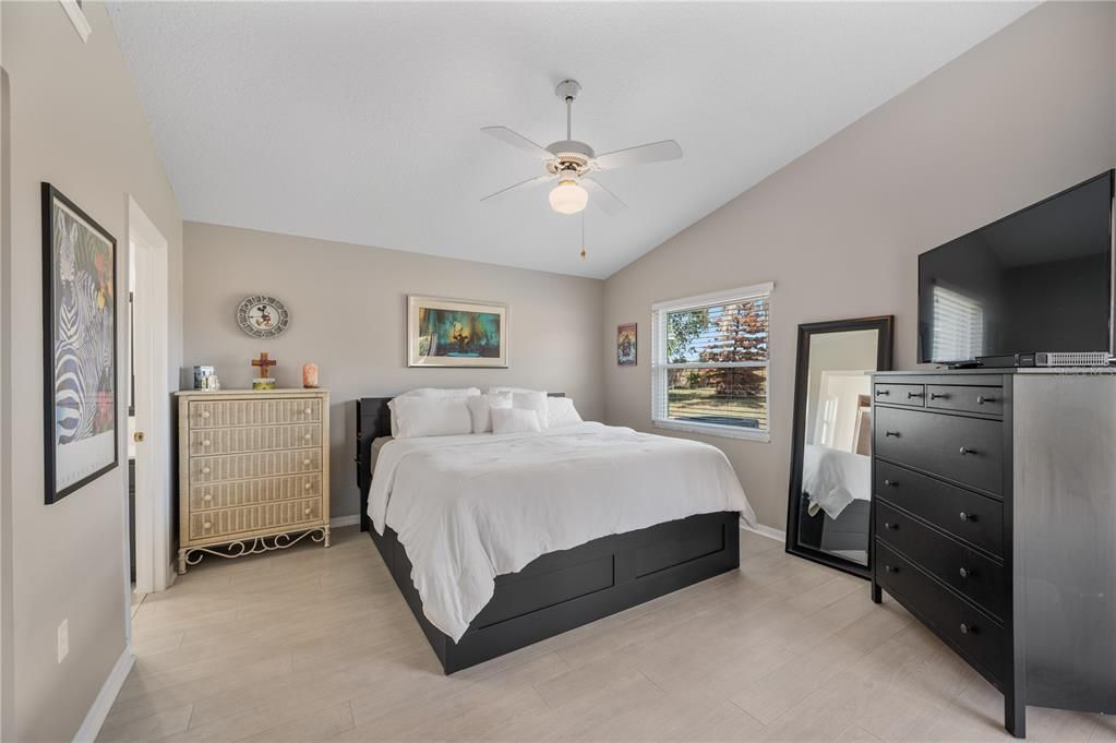 Activo con contrato: $249,000 (2 camas, 2 baños, 1028 Pies cuadrados)