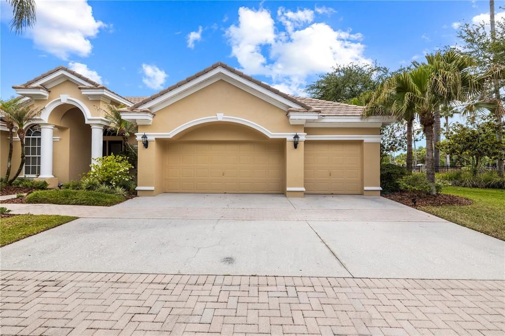 Active With Contract: $925,000 (5 beds, 3 baths, 3073 Square Feet)